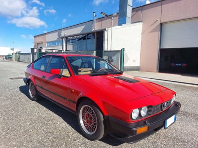 Alfa Romeo Alfetta GTV 6 2.5i (2)