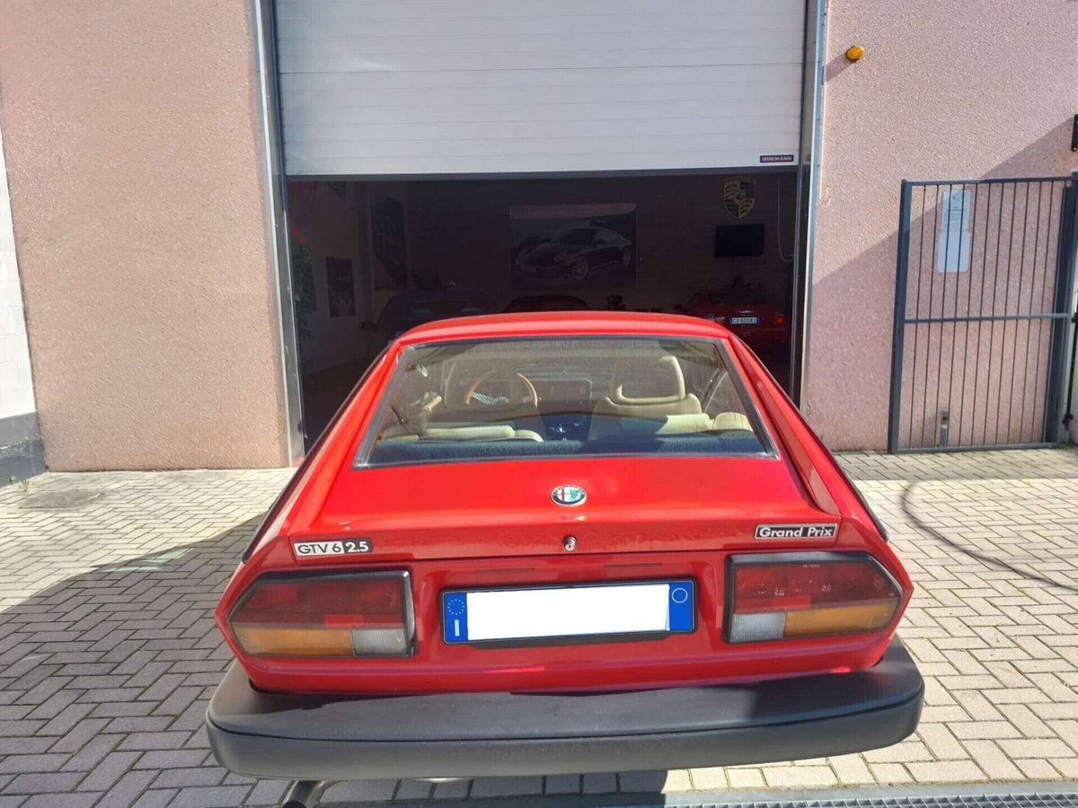 Alfa Romeo Alfetta GTV 6 2.5i (8)
