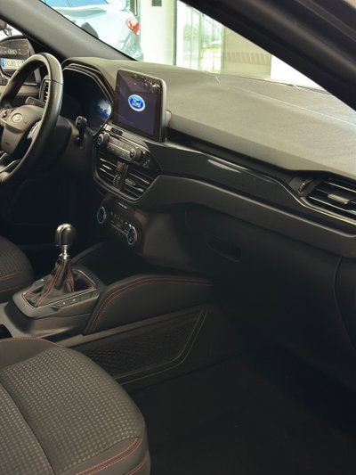 Ford Kuga 2.0 EcoBlue Hybrid 150 CV 2WD ST-Line X (11)