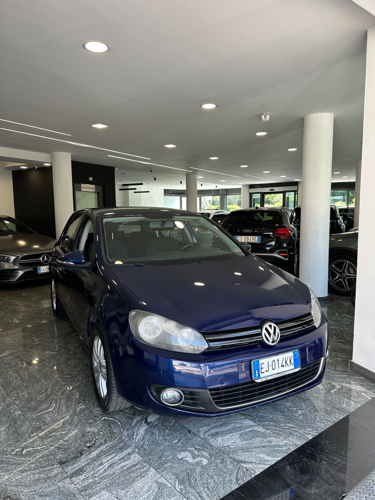 Volkswagen Golf 1.6 TDI DPF 5p. Highline (3)