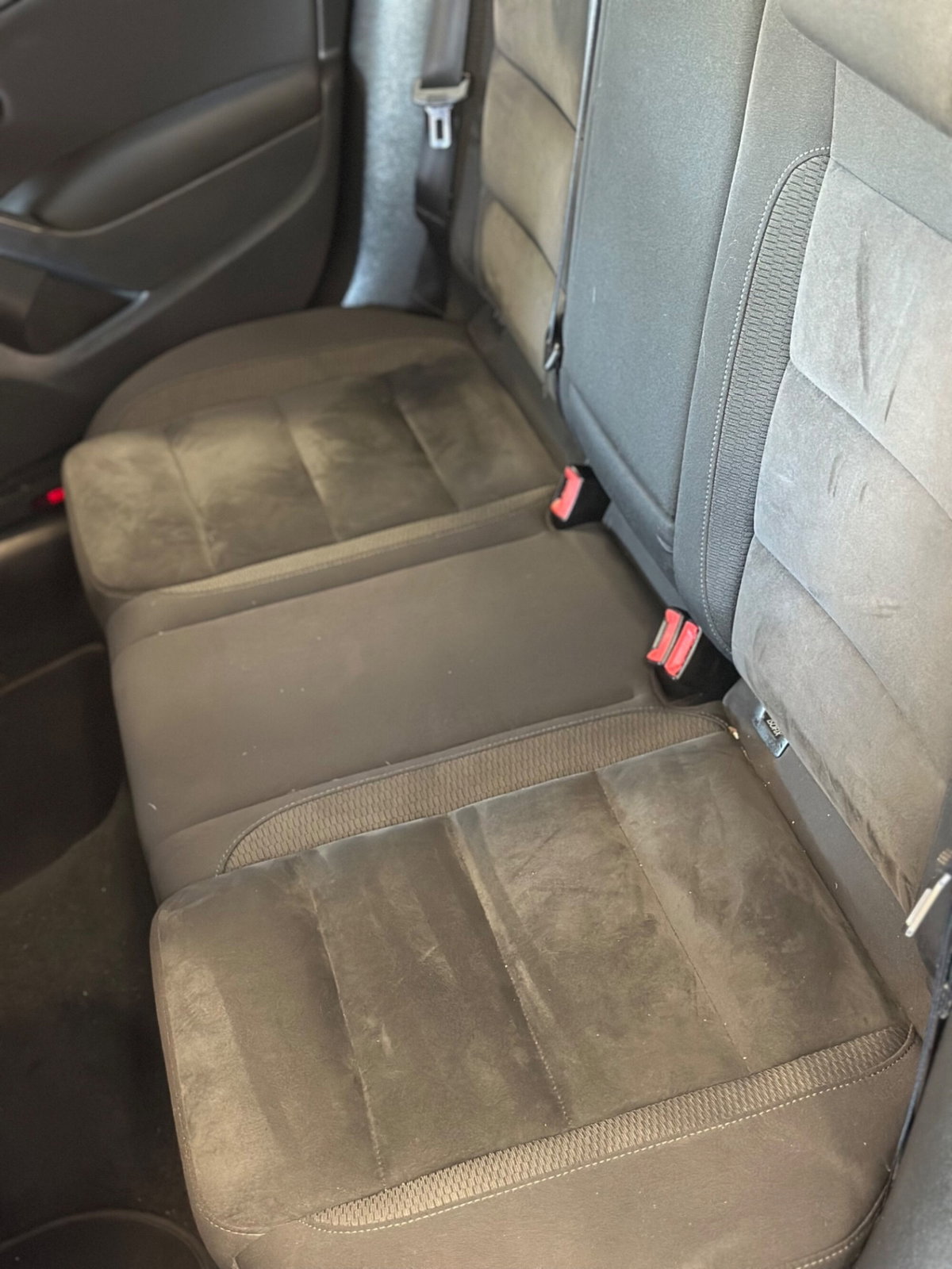 Volkswagen Golf 1.6 TDI DPF 5p. Highline (9)