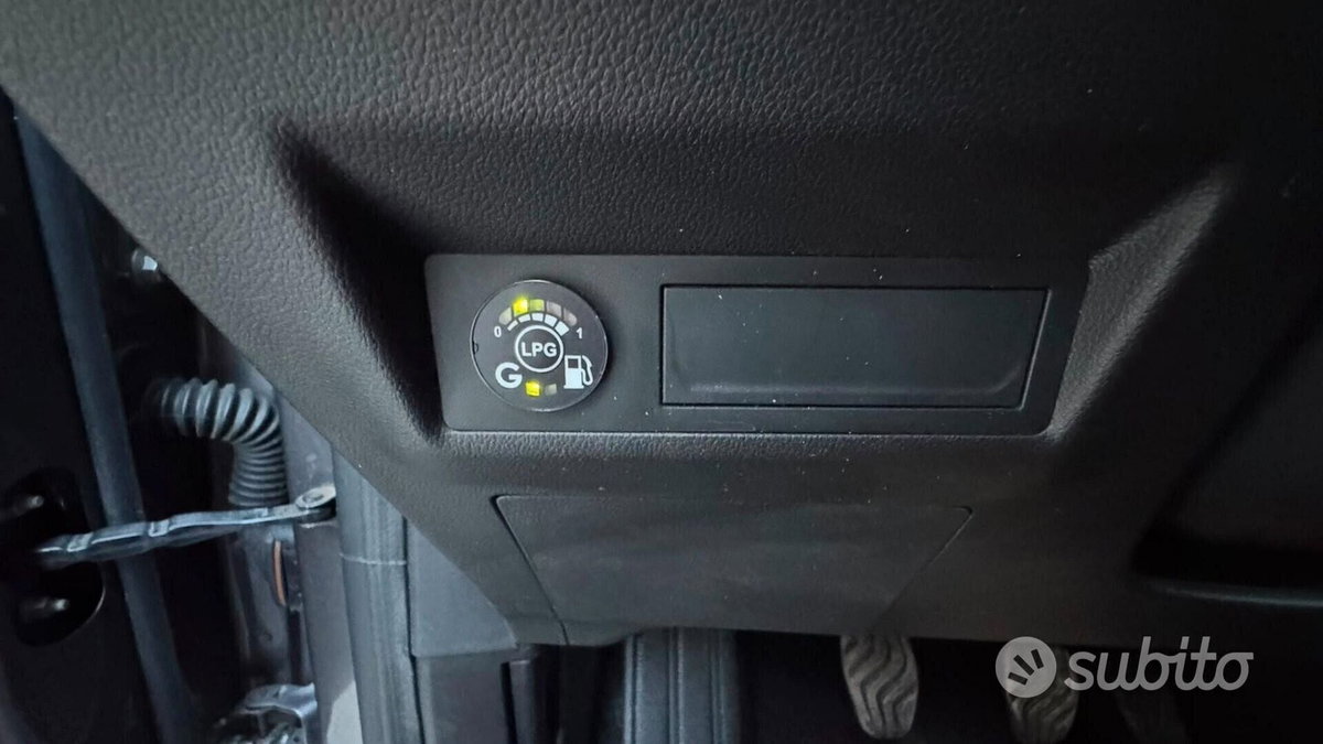 Renault Captur TCe 100 CV GPL FAP Intens (20)