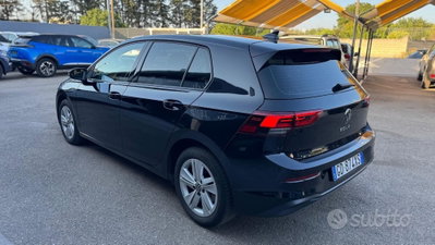 Volkswagen Golf 2.0 TDI SCR Life (8)