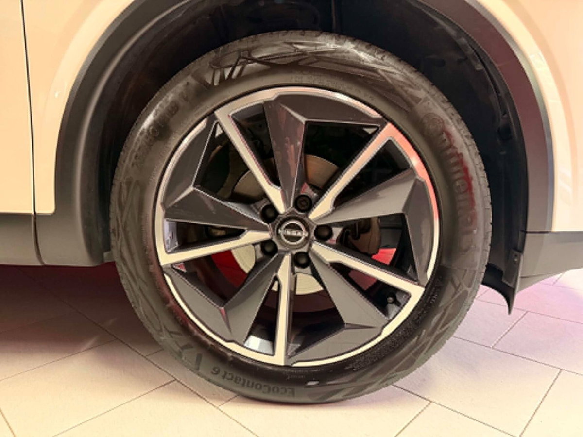 Nissan Qashqai 1.3 mhev Tekna 4wd 158cv xtronic (13)