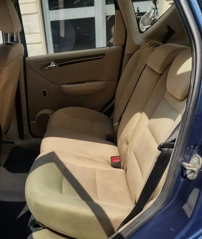 Mercedes-Benz Classe A 180 CDI Elegance (4)