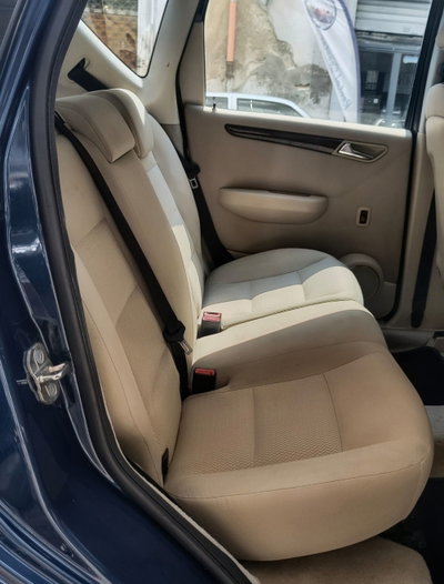 Mercedes-Benz Classe A 180 CDI Elegance (7)
