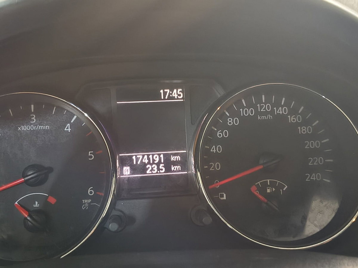 Nissan Qashqai 1.5 dCi DPF Acenta (5)