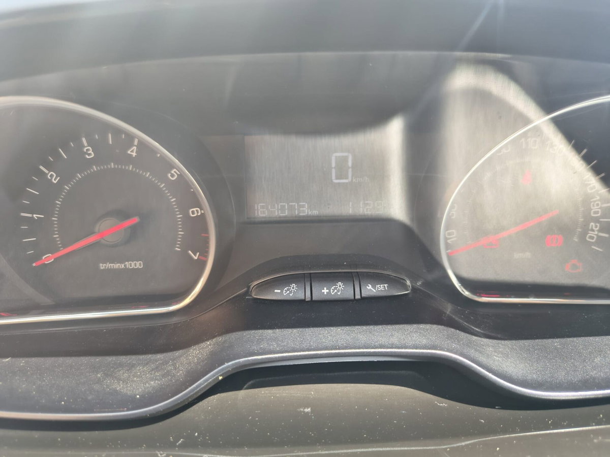 Peugeot 208 VTi 95 CV 5p. GPL Access (10)