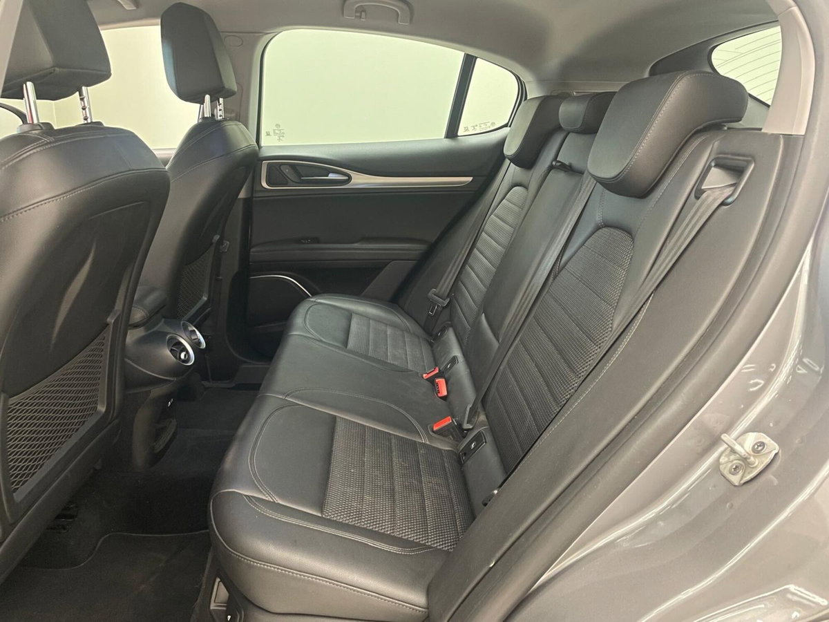Alfa Romeo Stelvio Stelvio 2.2 Turbodiesel 190 CV AT8 RWD Executive (11)