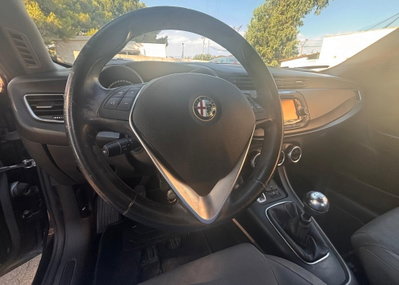 Alfa Romeo Giulietta 1.6 JTDm-2 Exclusive (14)