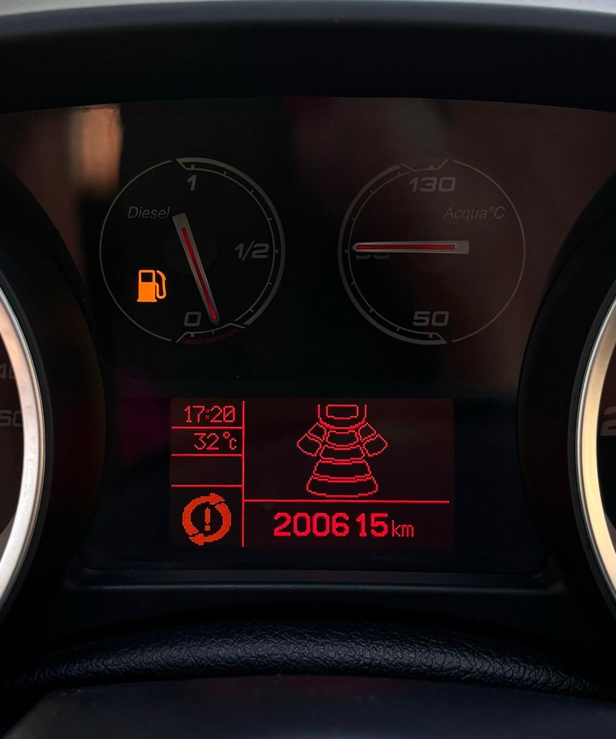 Alfa Romeo Giulietta 1.6 JTDm-2 Exclusive (15)
