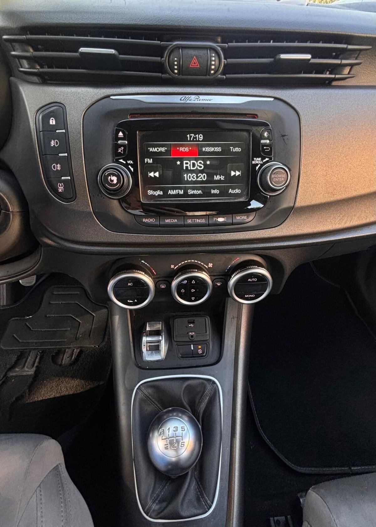 Alfa Romeo Giulietta 1.6 JTDm-2 Exclusive (17)