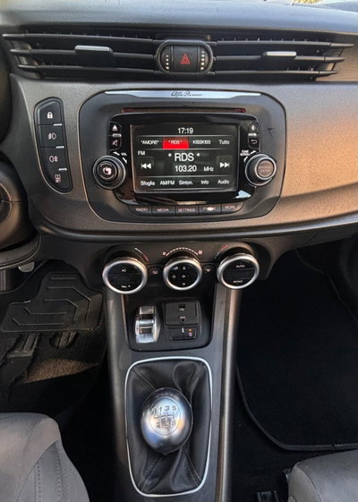 Alfa Romeo Giulietta 1.6 JTDm-2 Exclusive (17)