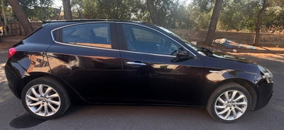 Alfa Romeo Giulietta 1.6 JTDm-2 Exclusive (2)