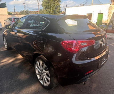 Alfa Romeo Giulietta 1.6 JTDm-2 Exclusive (6)