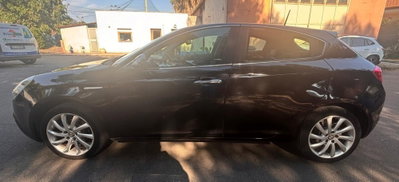 Alfa Romeo Giulietta 1.6 JTDm-2 Exclusive (7)