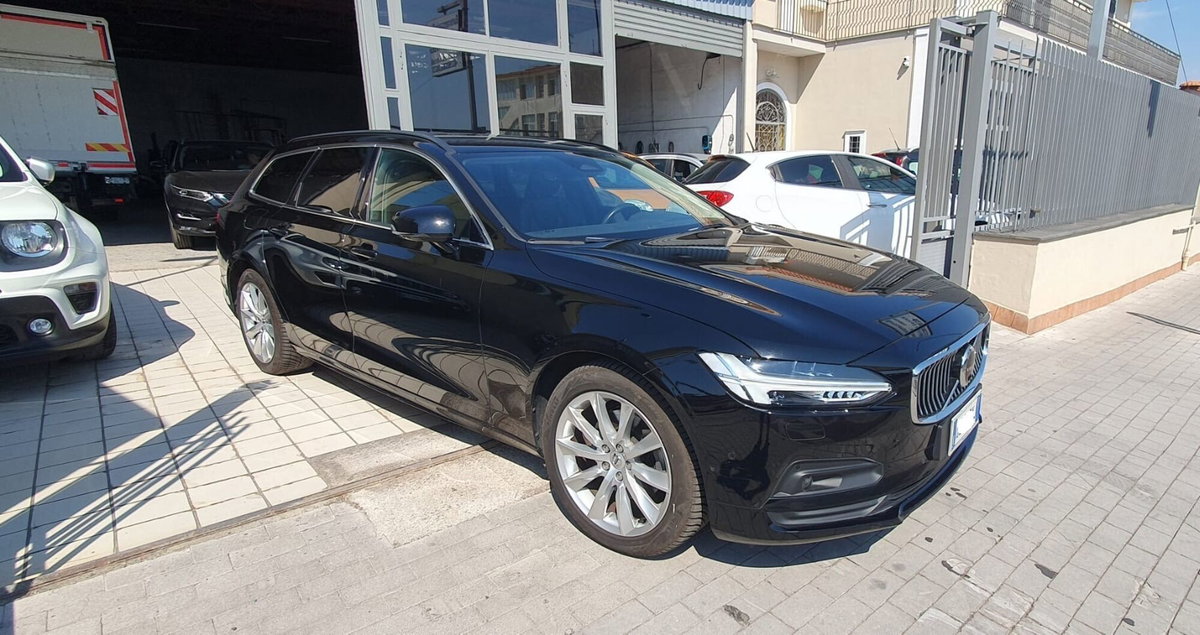 Volvo V90 B4 (d) AWD Geartronic Momentum Business Pro (2)