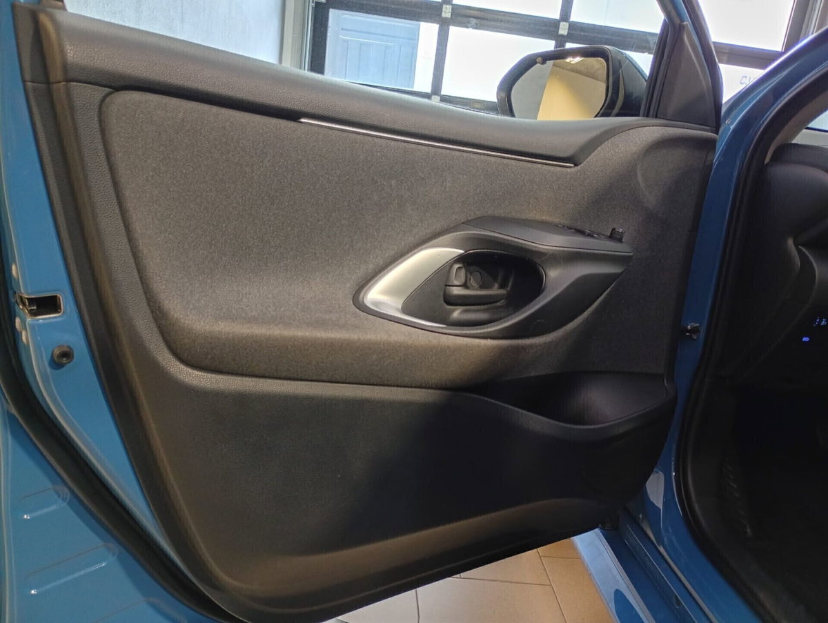 Toyota Yaris 1.5 Hybrid 5 porte Energy (11)