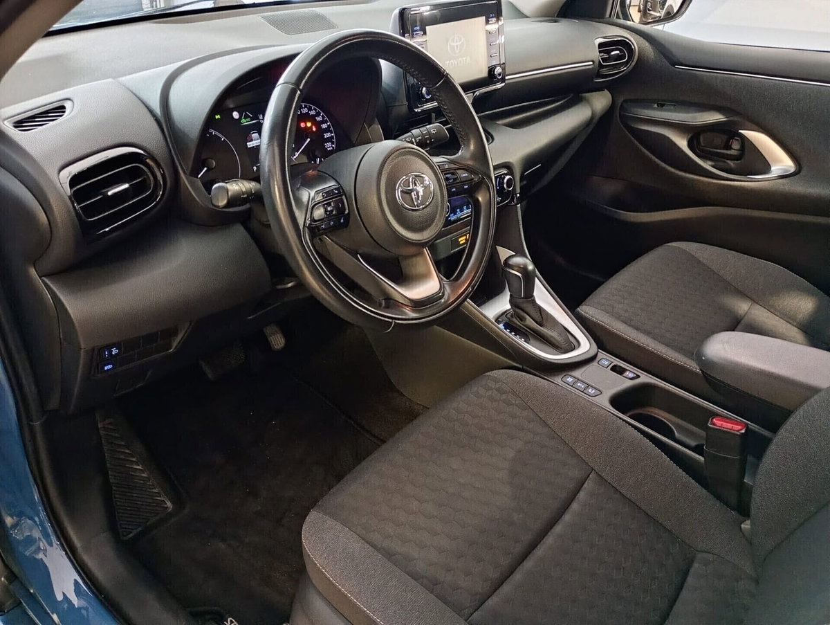 Toyota Yaris 1.5 Hybrid 5 porte Energy (8)