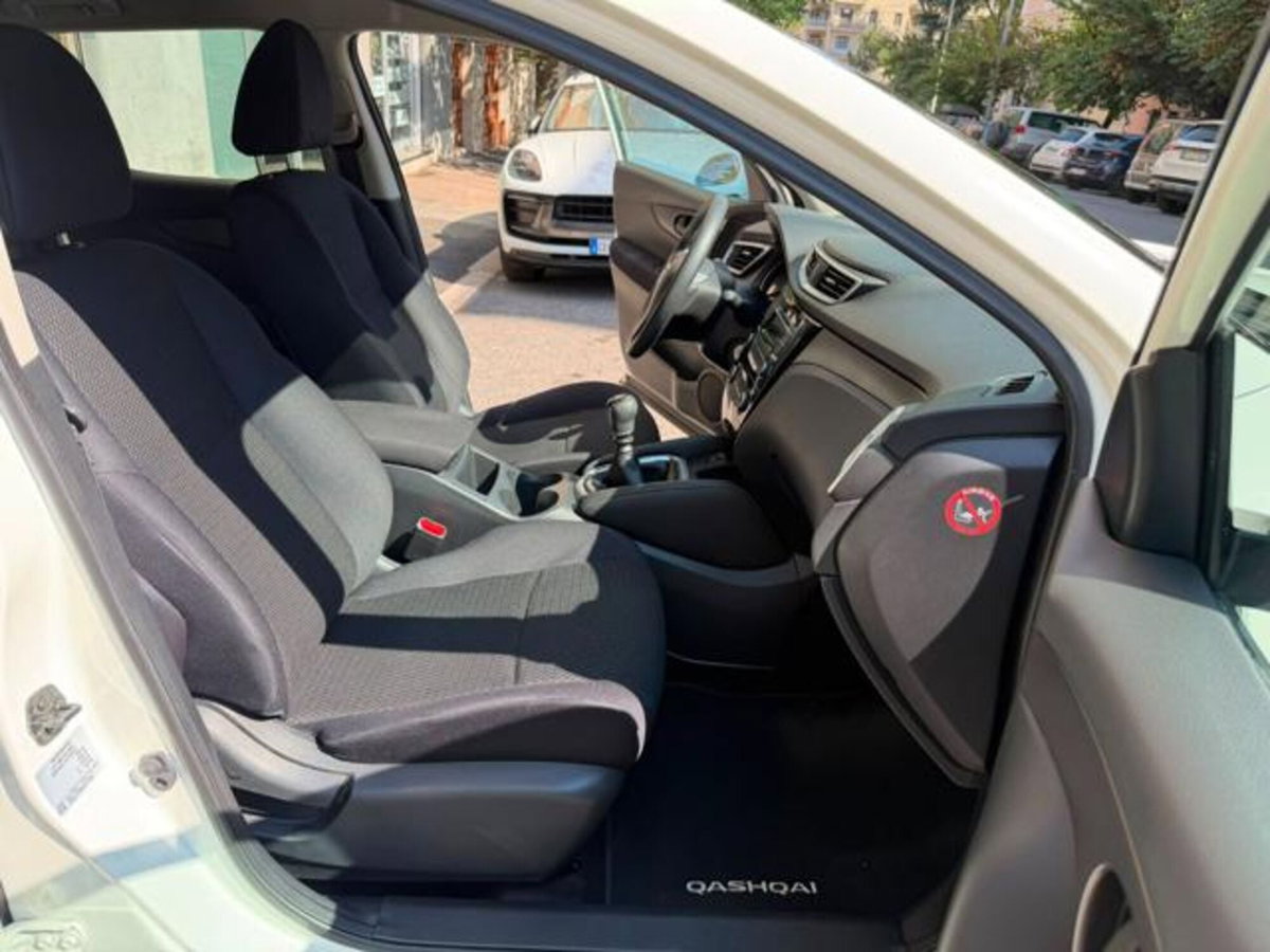 Nissan Qashqai 1.5 dCi Visia (10)
