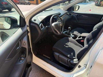Nissan Qashqai 1.5 dCi Visia (2)