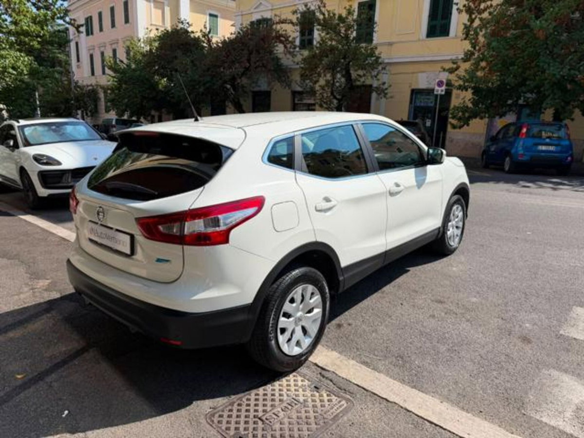 Nissan Qashqai 1.5 dCi Visia (4)