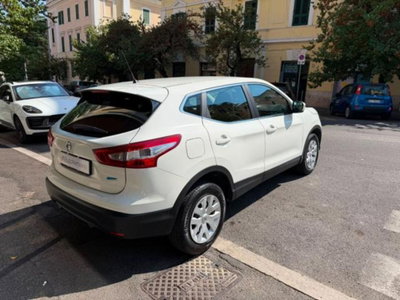 Nissan Qashqai 1.5 dCi Visia (4)