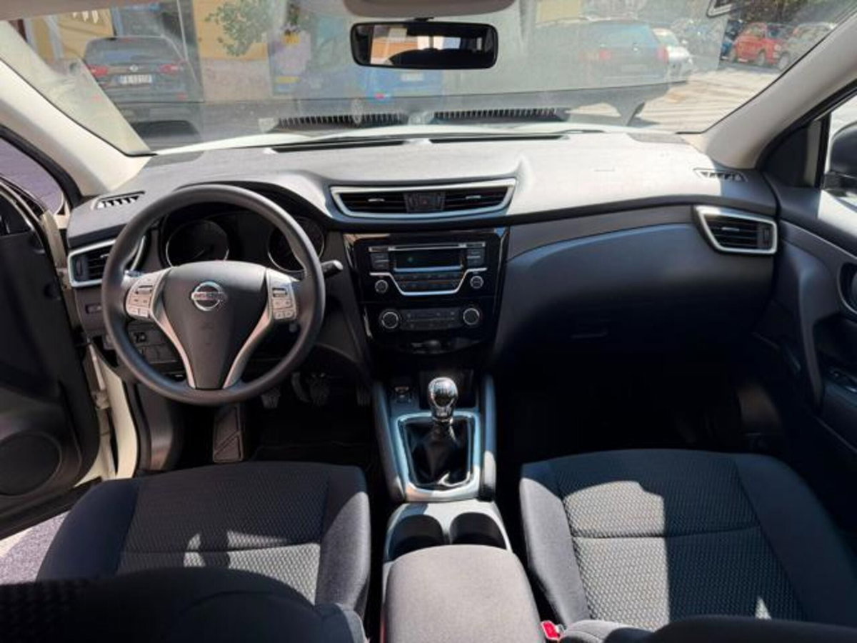 Nissan Qashqai 1.5 dCi Visia (8)