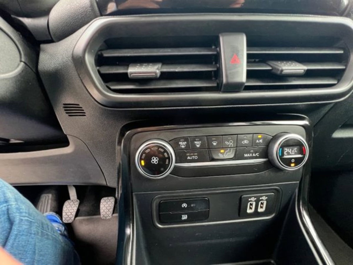 Ford EcoSport 1.5 TDCi 100 CV Start&Stop Titanium (14)