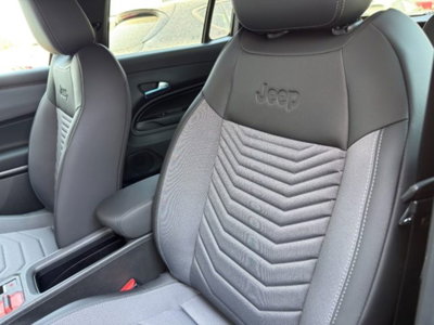 Jeep Avenger 1.2 turbo e-hybrid mhev Summit fwd 110cv edct6 (11)