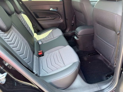 Jeep Avenger 1.2 turbo e-hybrid mhev Summit fwd 110cv edct6 (8)