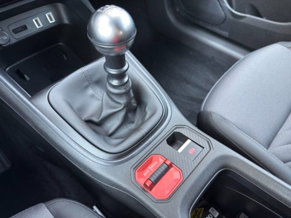 Jeep Avenger 1.2 turbo Summit fwd 100cv (14)