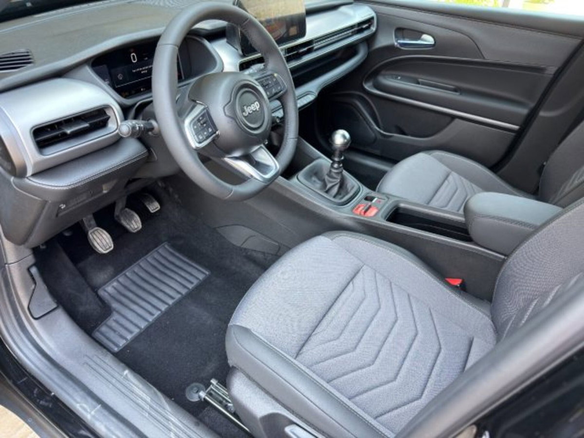 Jeep Avenger 1.2 turbo Summit fwd 100cv (7)