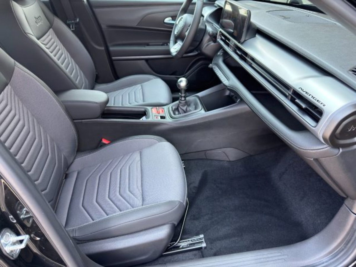 Jeep Avenger 1.2 turbo Summit fwd 100cv (9)