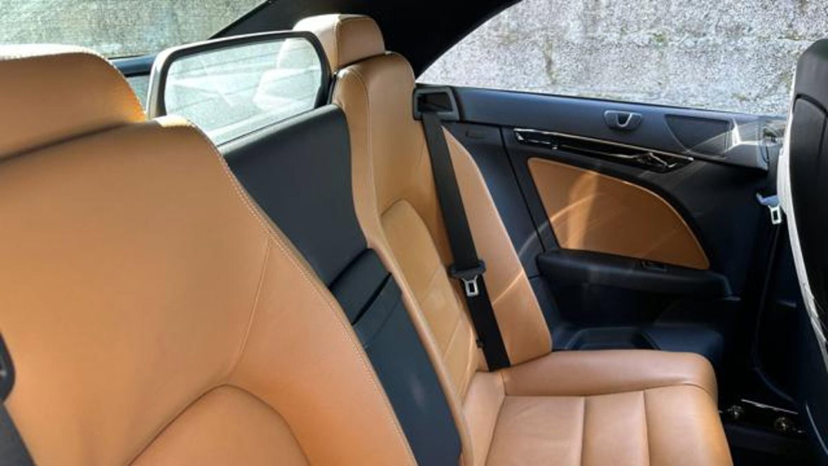 Mercedes-Benz Classe E Cabrio 350 CDI Cabrio BlueEFFICIENCY Avantgarde (17)