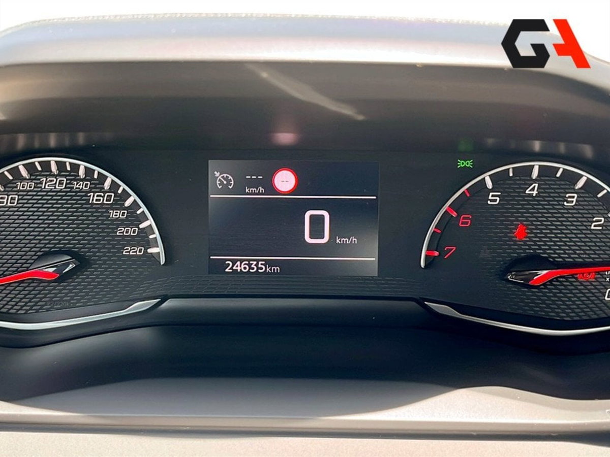 Peugeot 2008 1.2 turbo Allure 100cv (11)