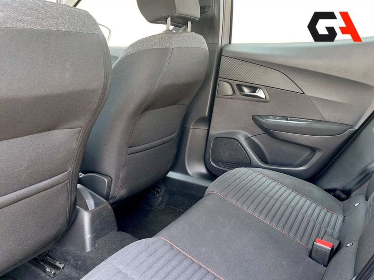 Peugeot 2008 1.2 turbo Allure 100cv (17)