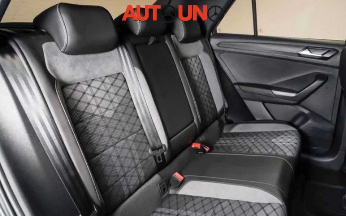 Volkswagen T-Roc 1.0 TSI R-Line (16)