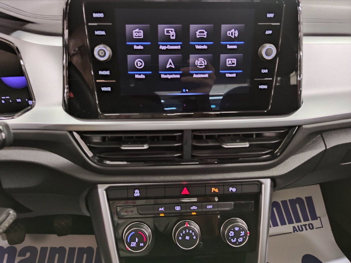 Volkswagen T-Roc 1.0 TSI Life (17)