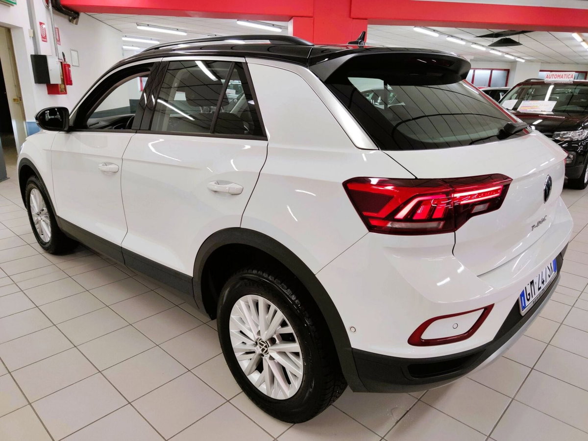 Volkswagen T-Roc 1.0 TSI Life (6)