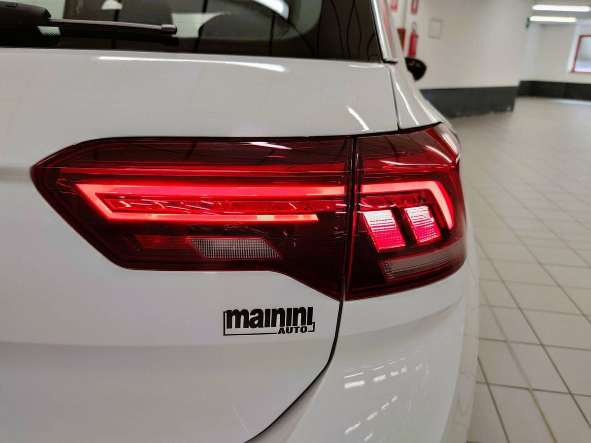 Volkswagen T-Roc 1.0 TSI Life (8)