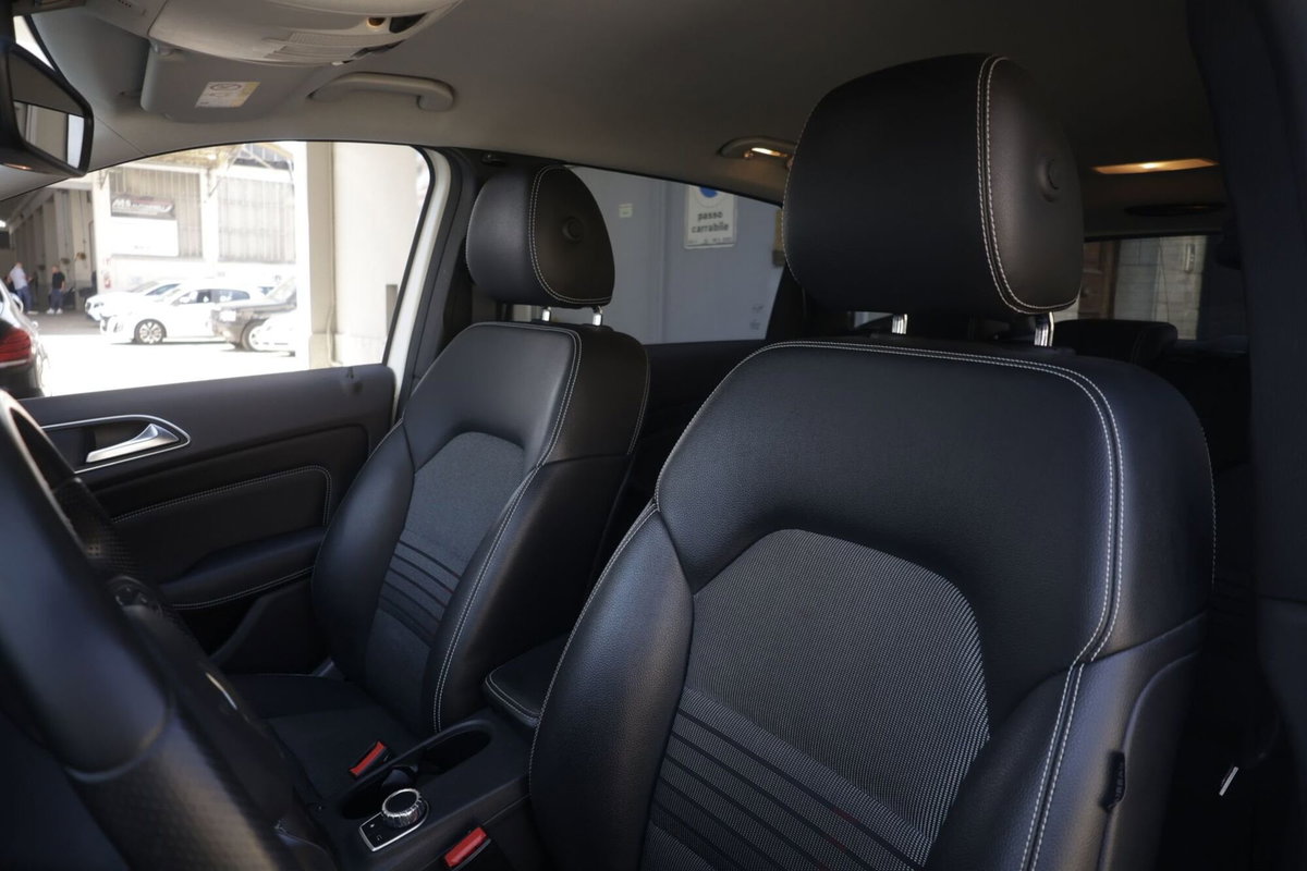 Mercedes-Benz Classe B 180 d Sport (15)