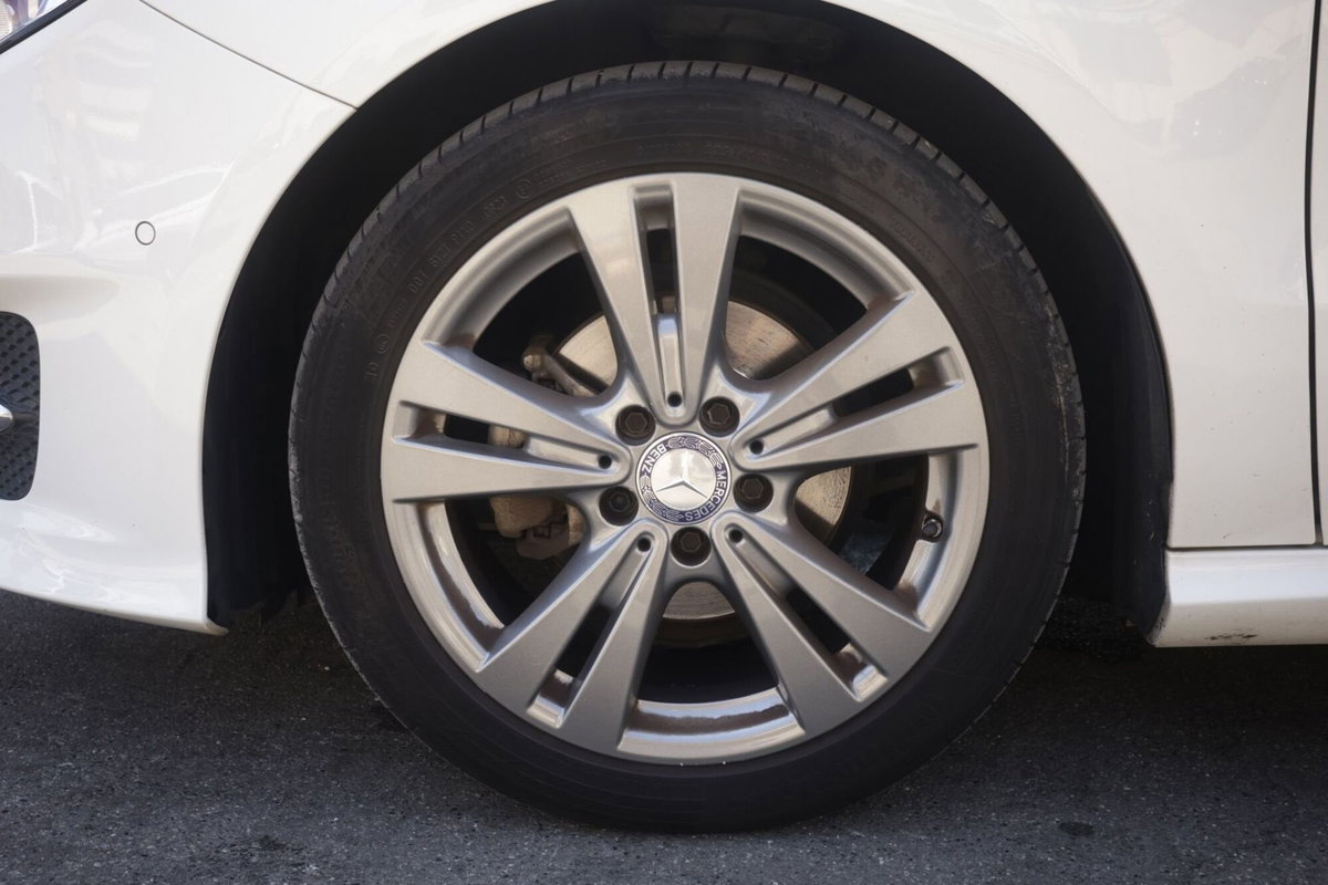 Mercedes-Benz Classe B 180 d Sport (5)