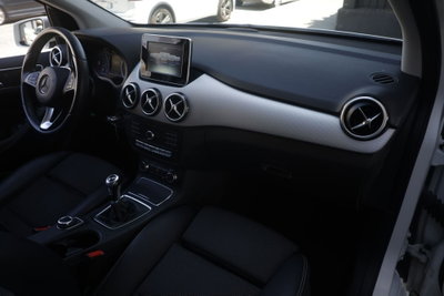 Mercedes-Benz Classe B 180 d Sport (8)