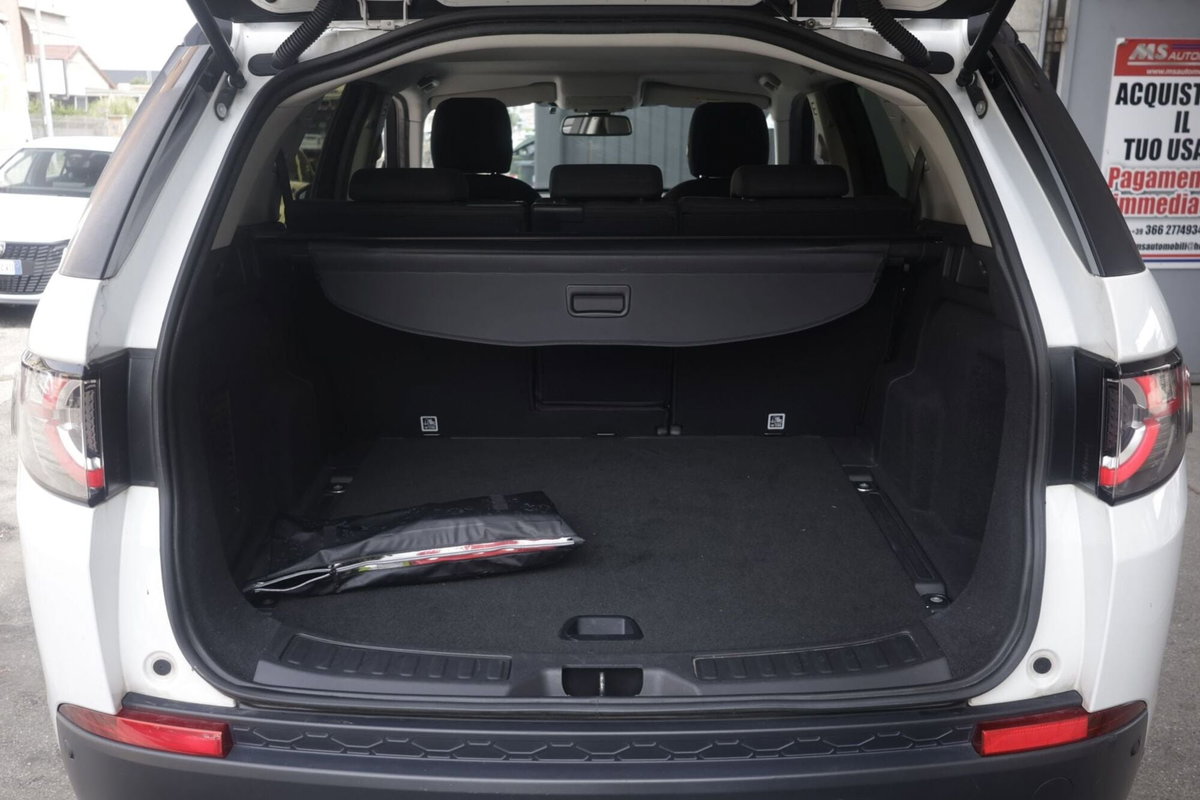 Land Rover Discovery Sport 2.0 TD4 150 CV Pure (19)