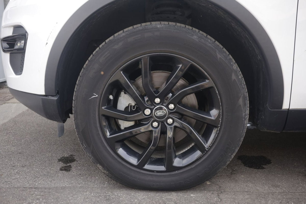 Land Rover Discovery Sport 2.0 TD4 150 CV Pure (5)