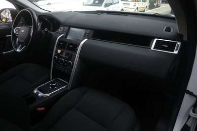 Land Rover Discovery Sport 2.0 TD4 150 CV Pure (9)