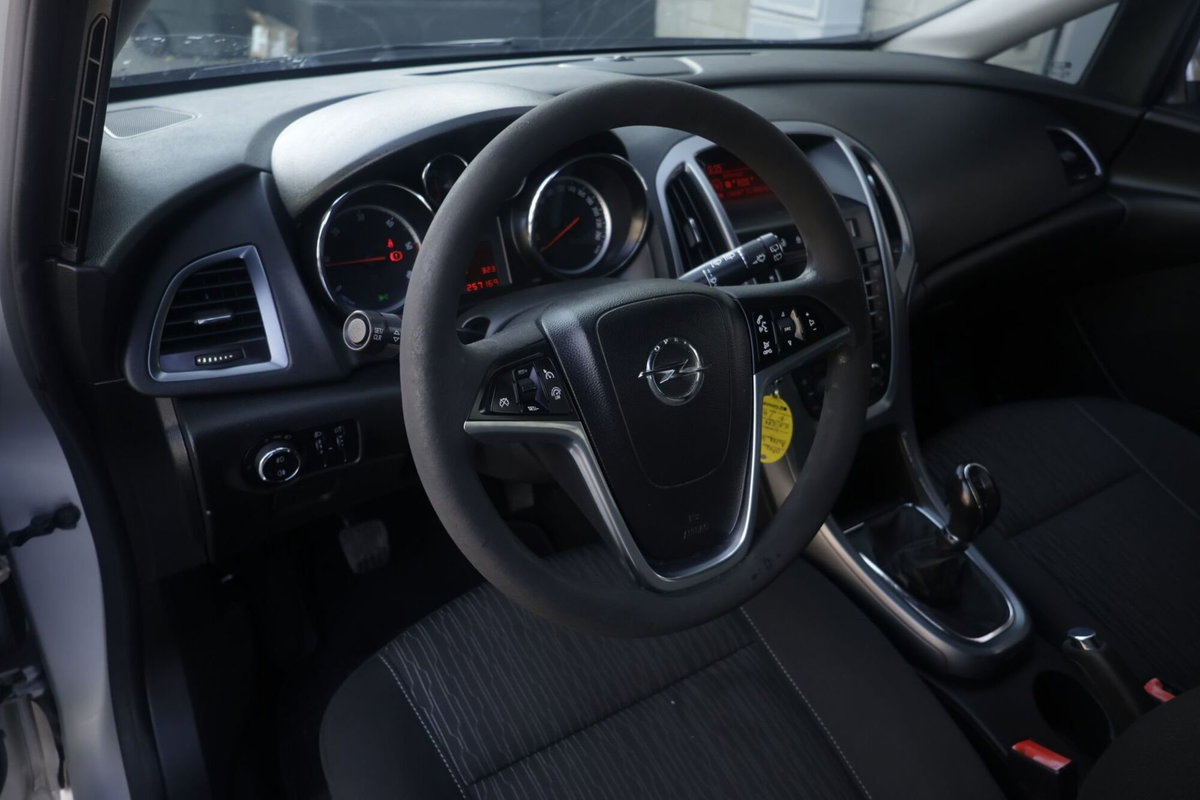 Opel Astra Station Wagon 1.7 CDTI 110CV Sports Cosmo (14)