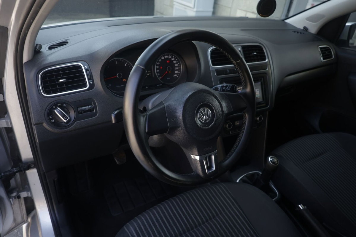 Volkswagen Polo 1.6 TDI 90CV DPF 5 porte Highline (12)