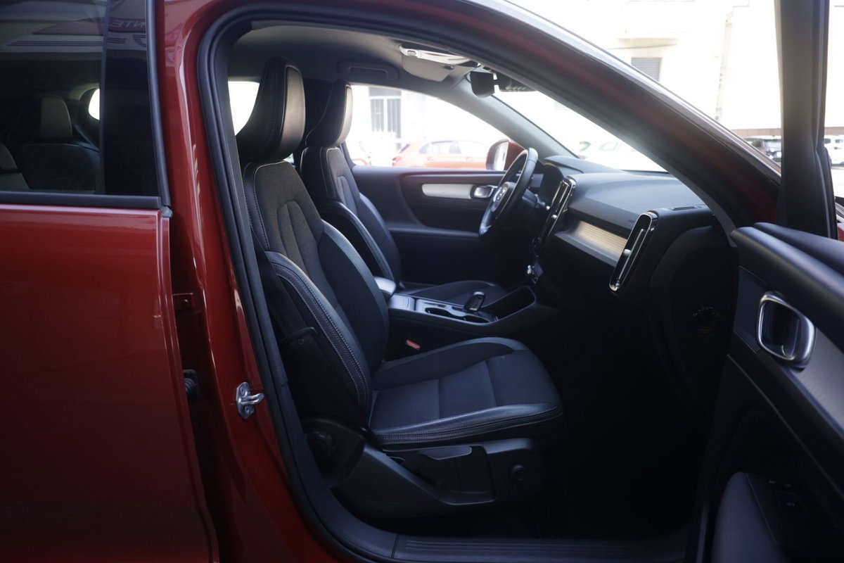 Volvo XC40 D3 AWD Geartronic R-design (12)